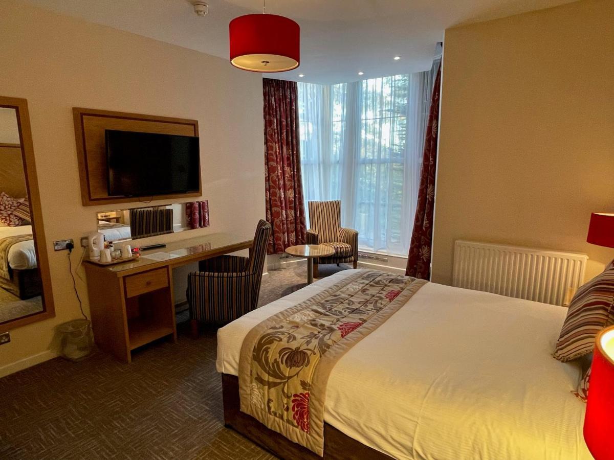 Best Western Homestead Court Hotel Welwyn Garden City Bagian luar foto