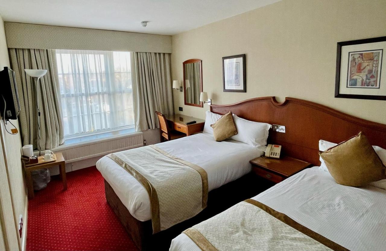 Best Western Homestead Court Hotel Welwyn Garden City Bagian luar foto