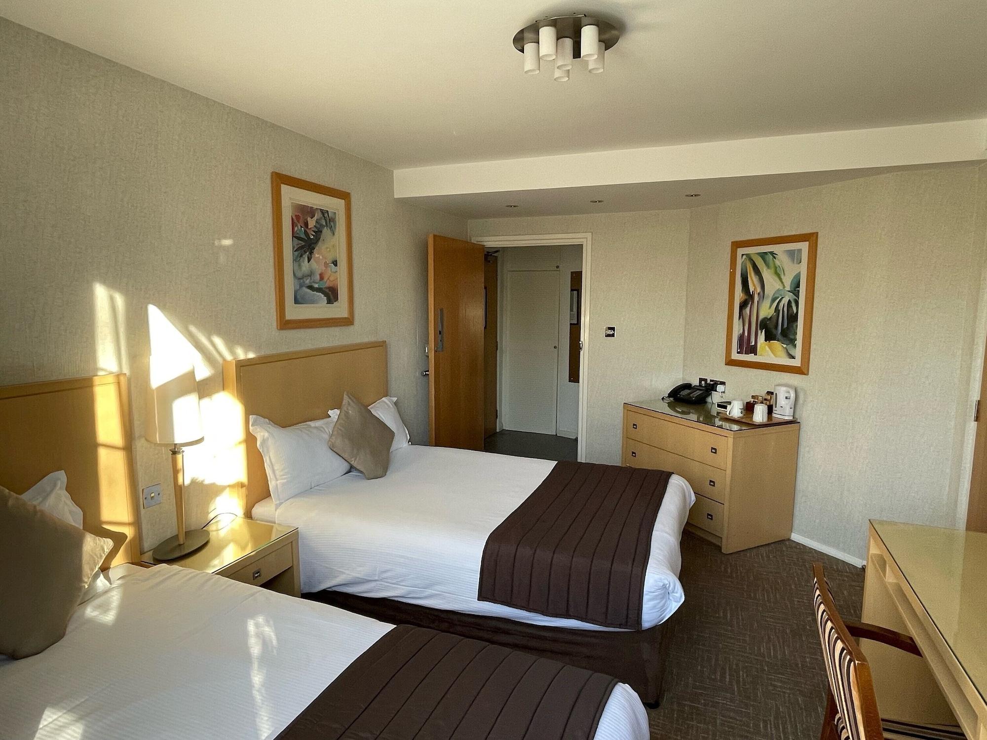 Best Western Homestead Court Hotel Welwyn Garden City Bagian luar foto