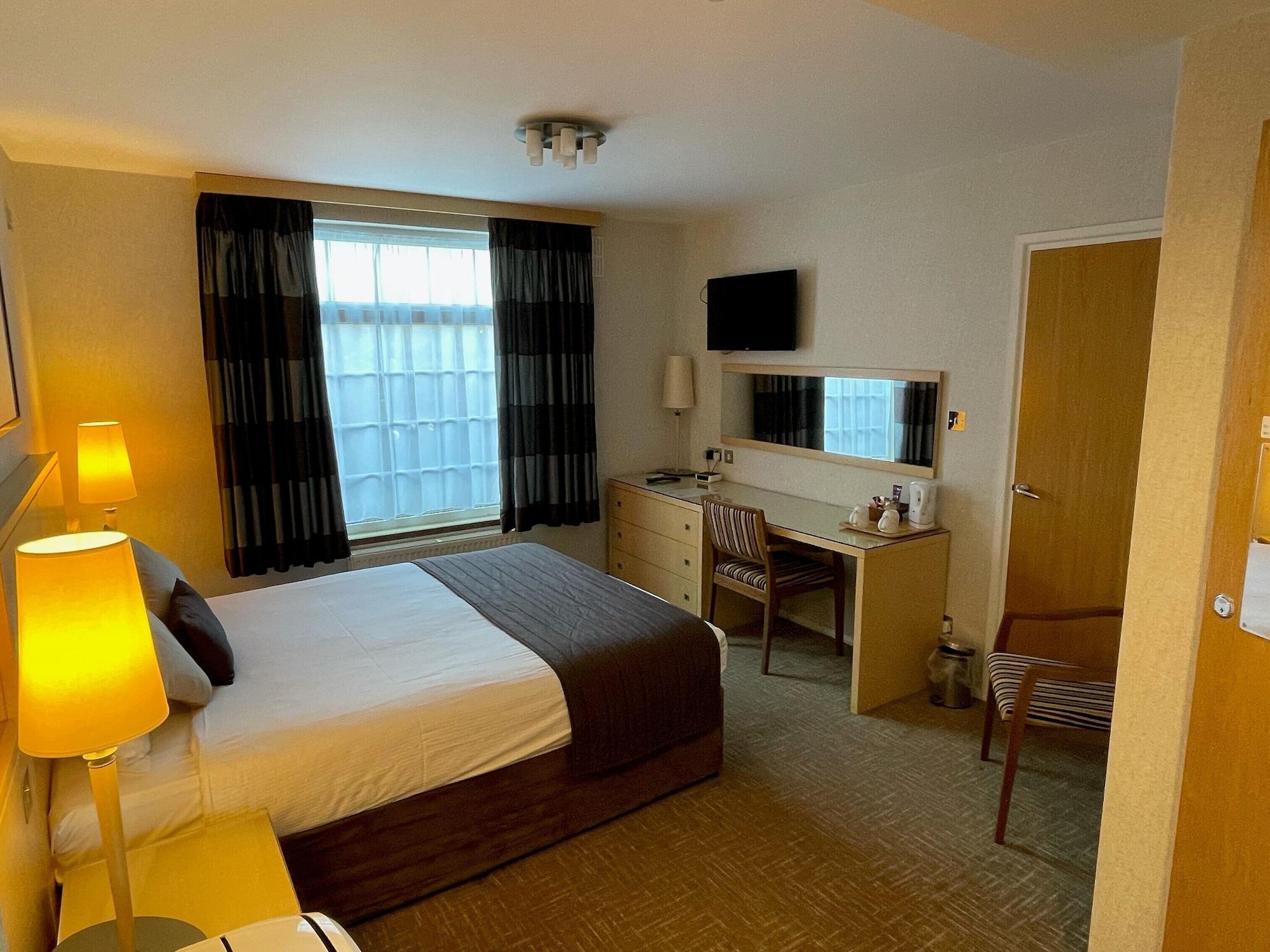 Best Western Homestead Court Hotel Welwyn Garden City Bagian luar foto