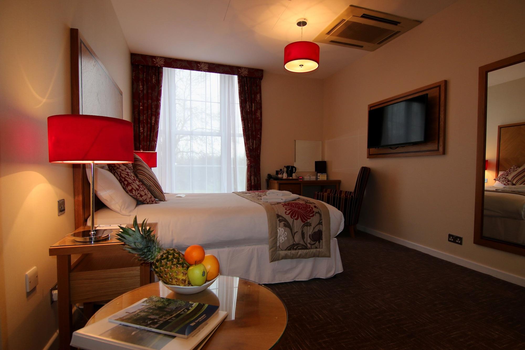 Best Western Homestead Court Hotel Welwyn Garden City Bagian luar foto