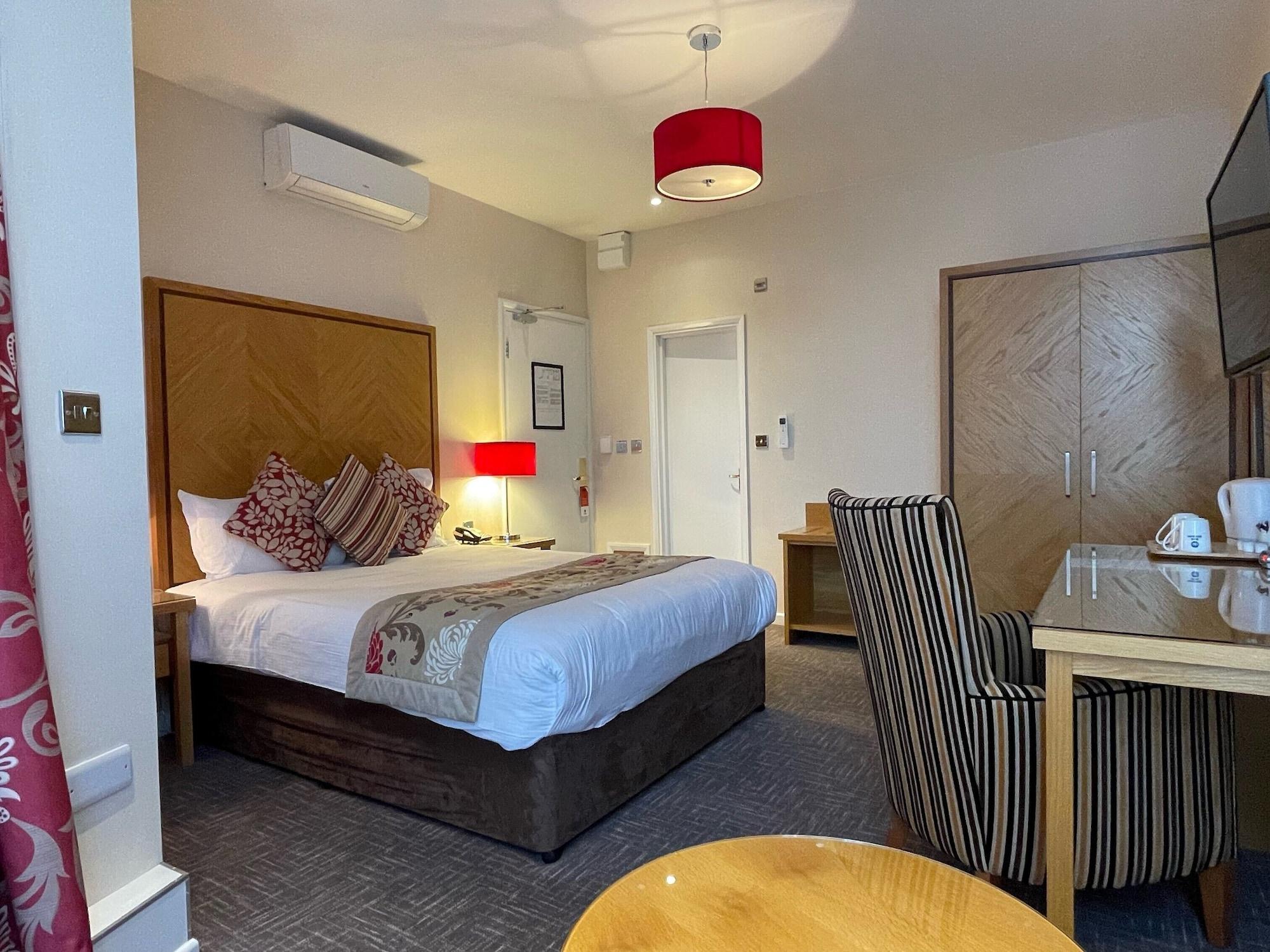 Best Western Homestead Court Hotel Welwyn Garden City Bagian luar foto