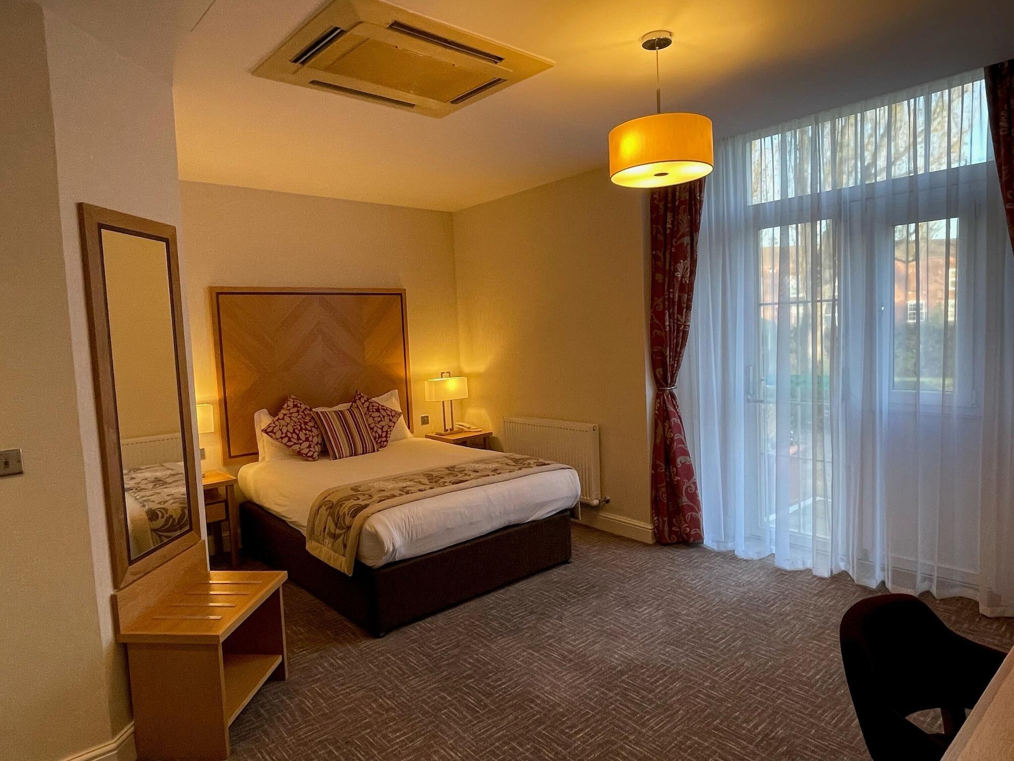 Best Western Homestead Court Hotel Welwyn Garden City Bagian luar foto