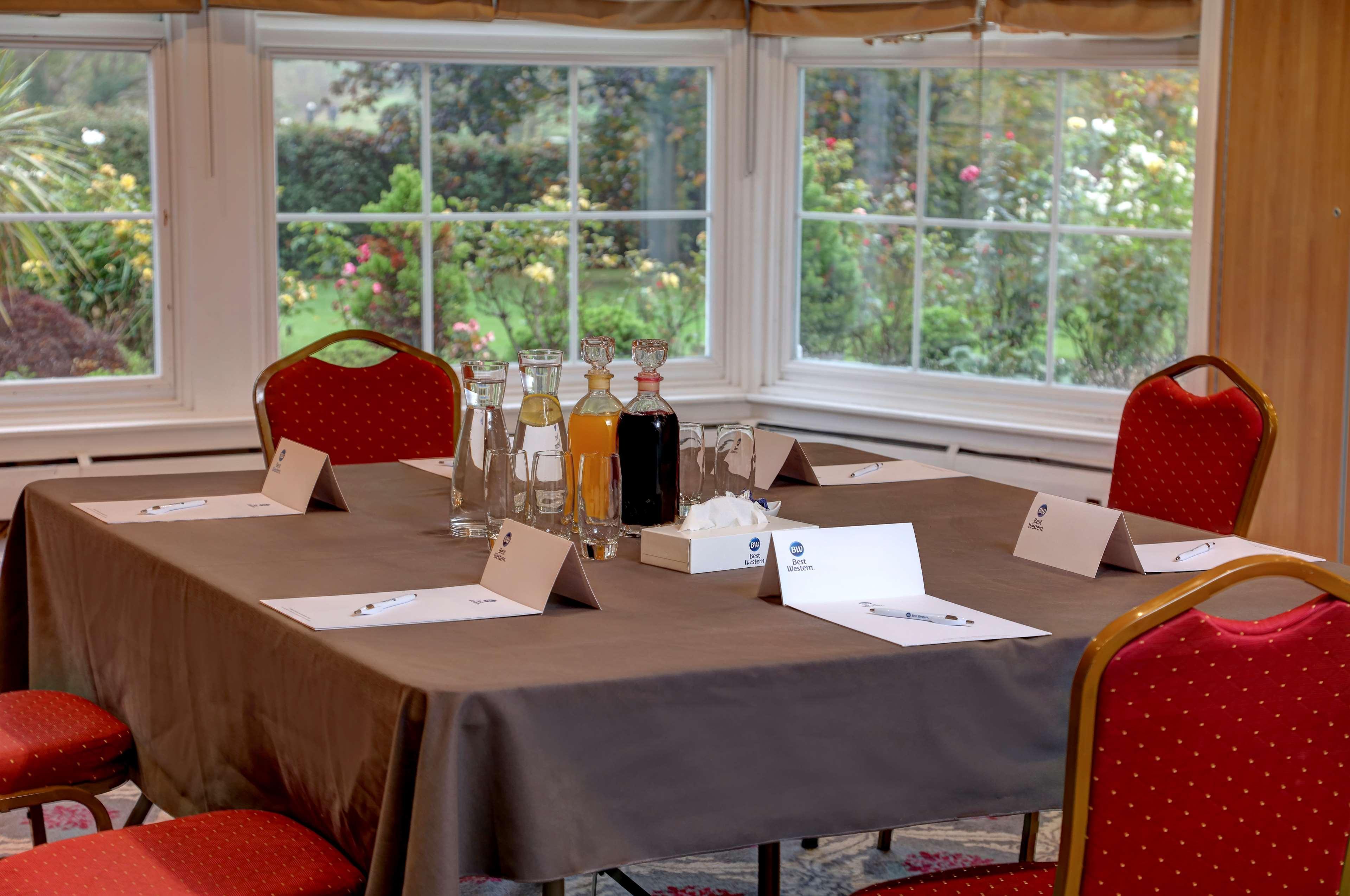 Best Western Homestead Court Hotel Welwyn Garden City Bagian luar foto