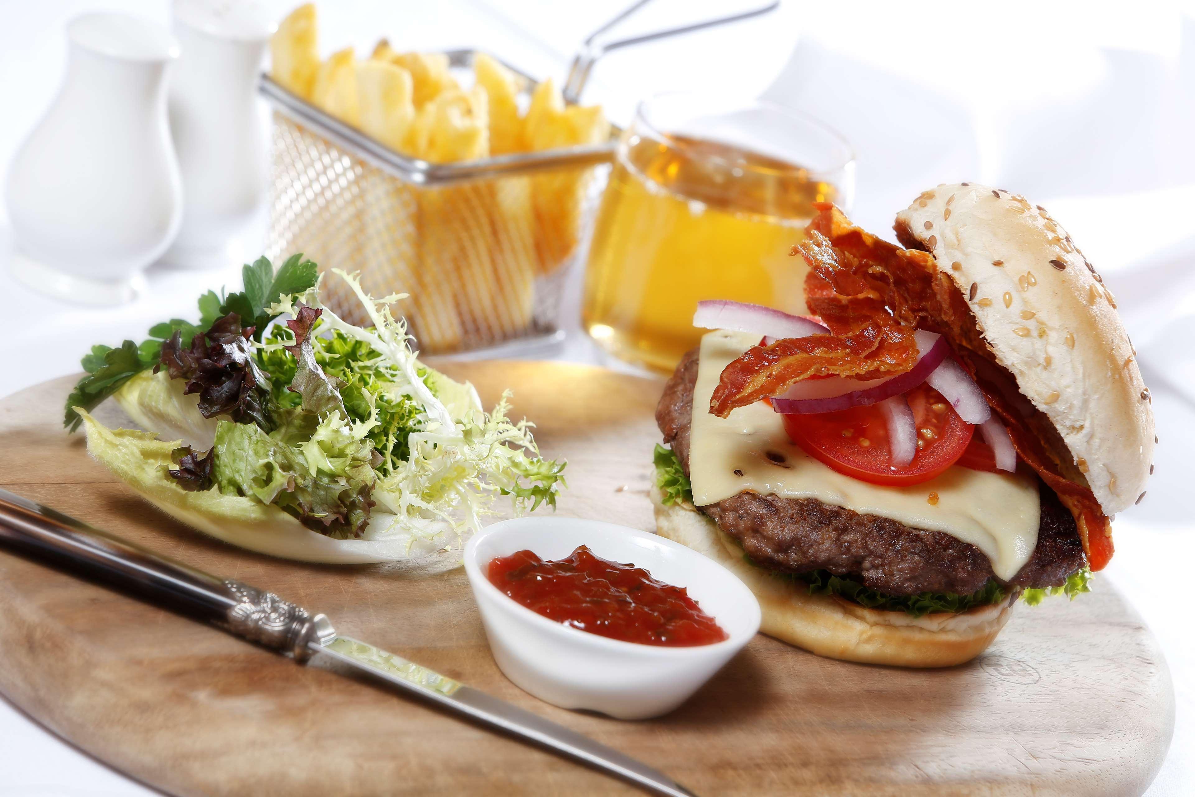 Best Western Homestead Court Hotel Welwyn Garden City Bagian luar foto