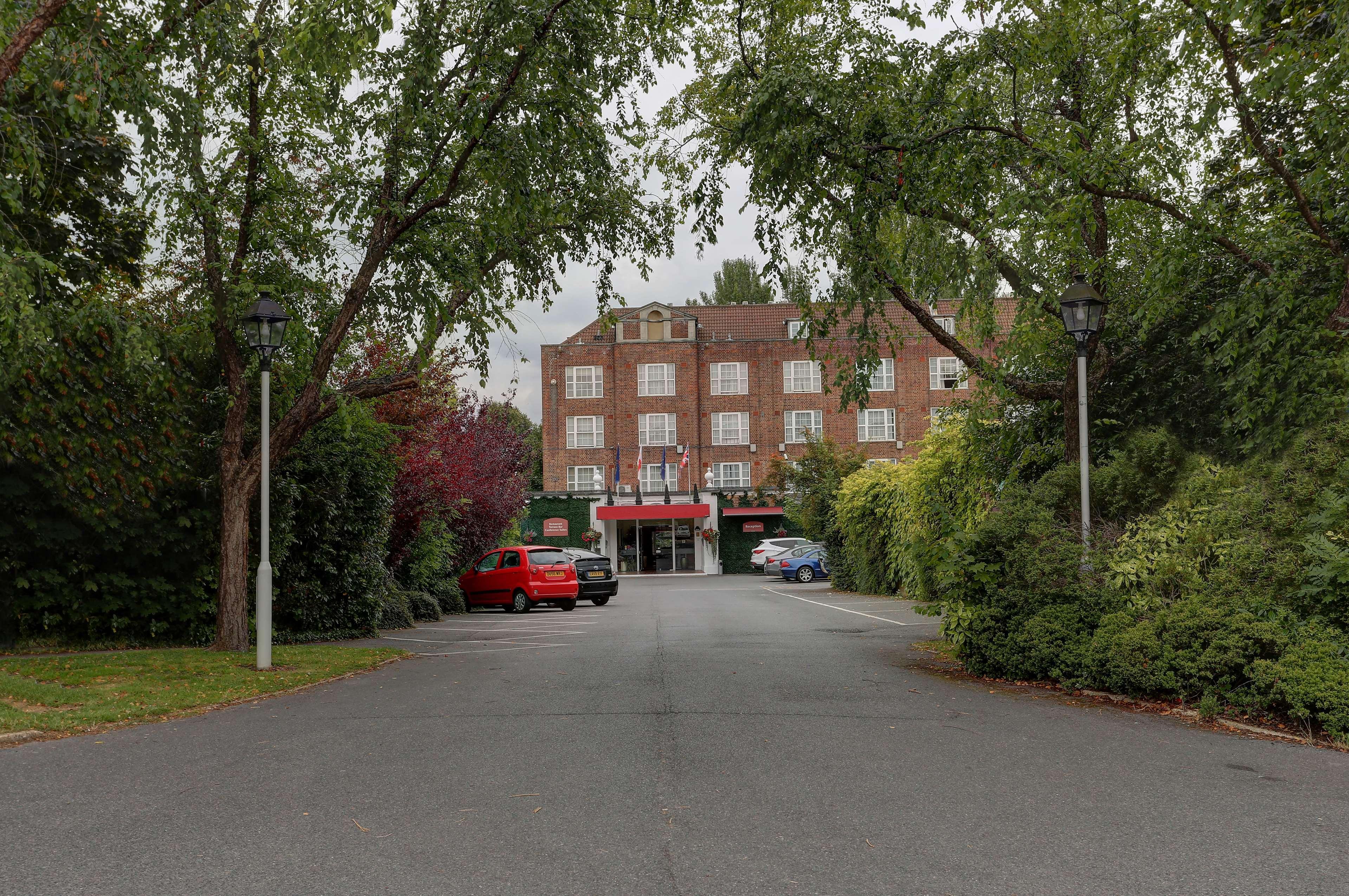 Best Western Homestead Court Hotel Welwyn Garden City Bagian luar foto
