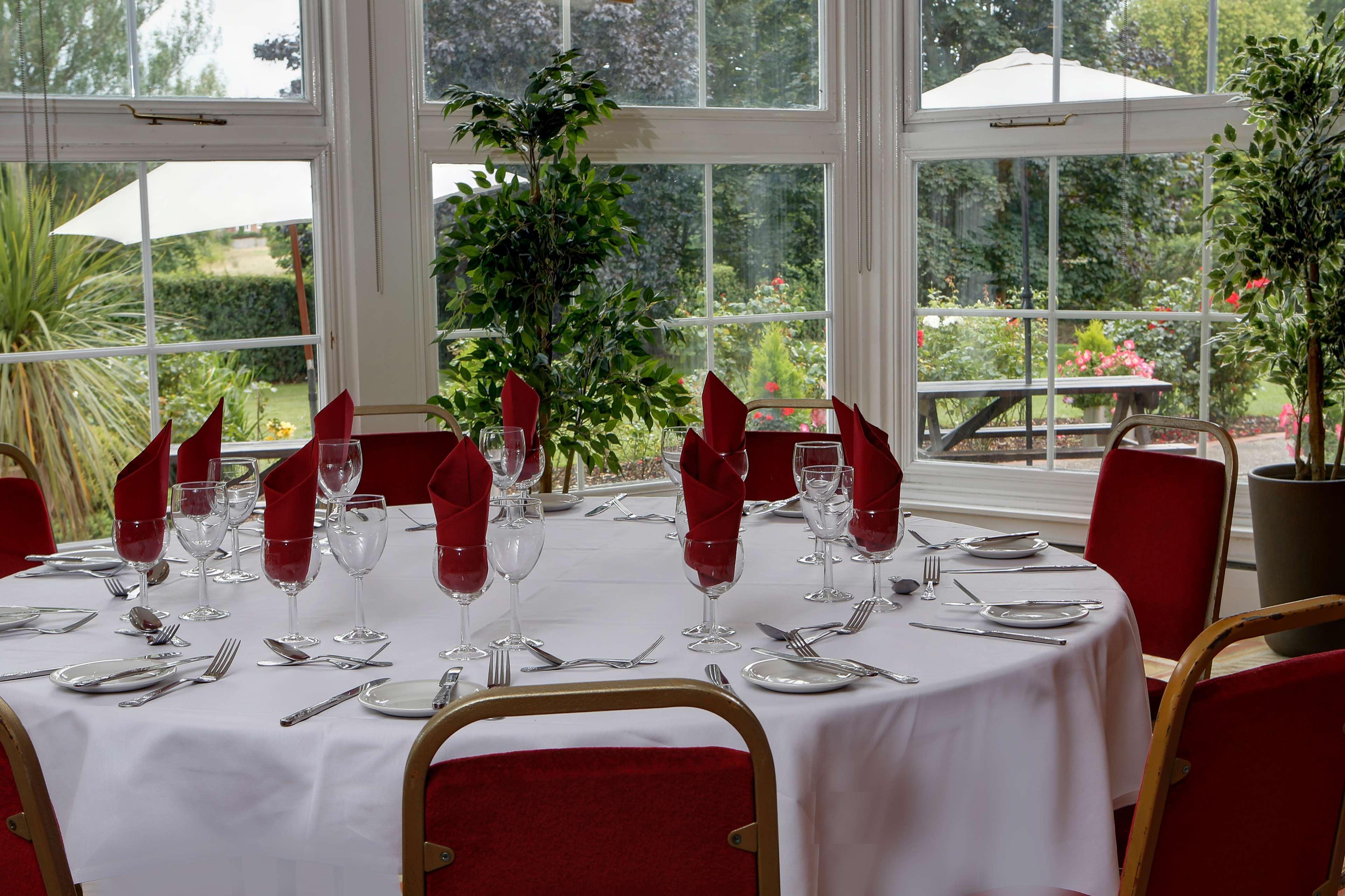 Best Western Homestead Court Hotel Welwyn Garden City Bagian luar foto