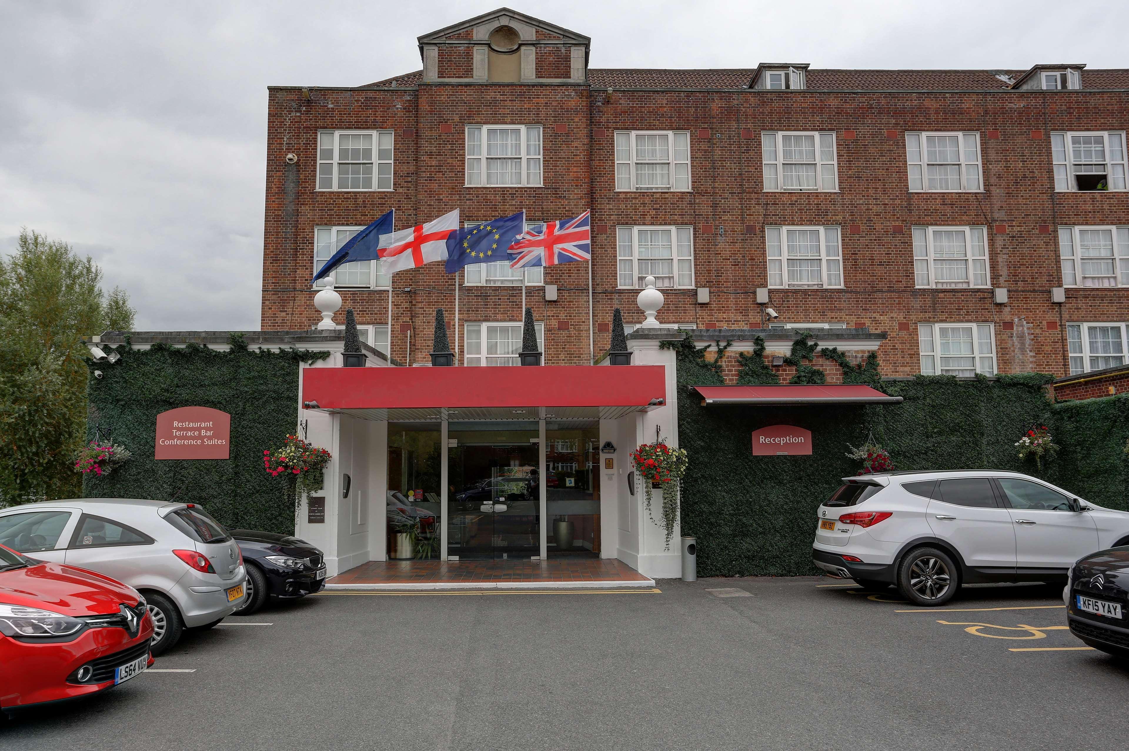 Best Western Homestead Court Hotel Welwyn Garden City Bagian luar foto