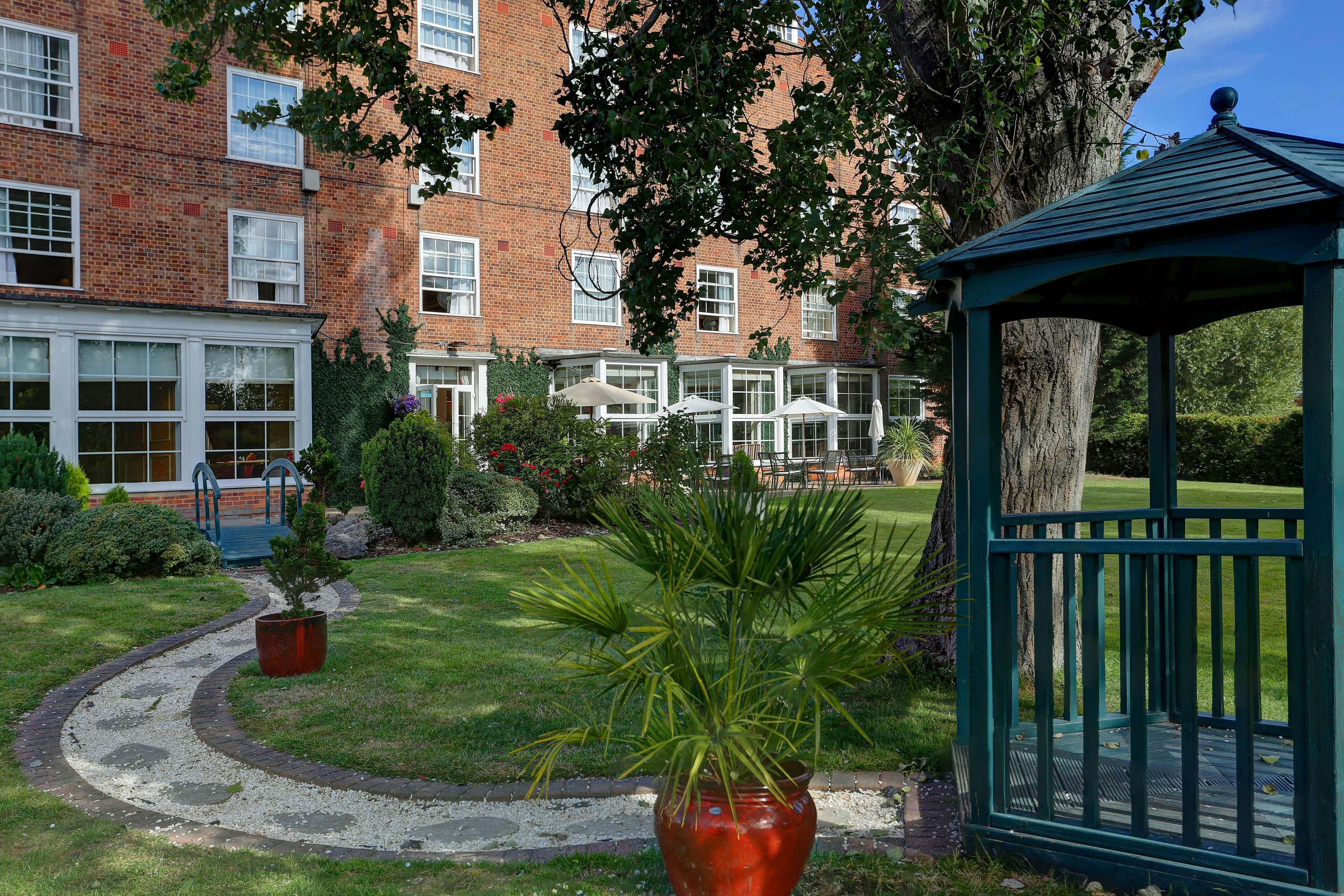 Best Western Homestead Court Hotel Welwyn Garden City Bagian luar foto
