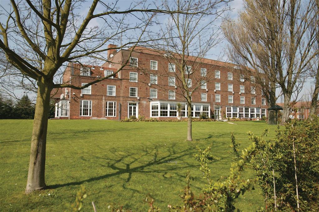 Best Western Homestead Court Hotel Welwyn Garden City Bagian luar foto