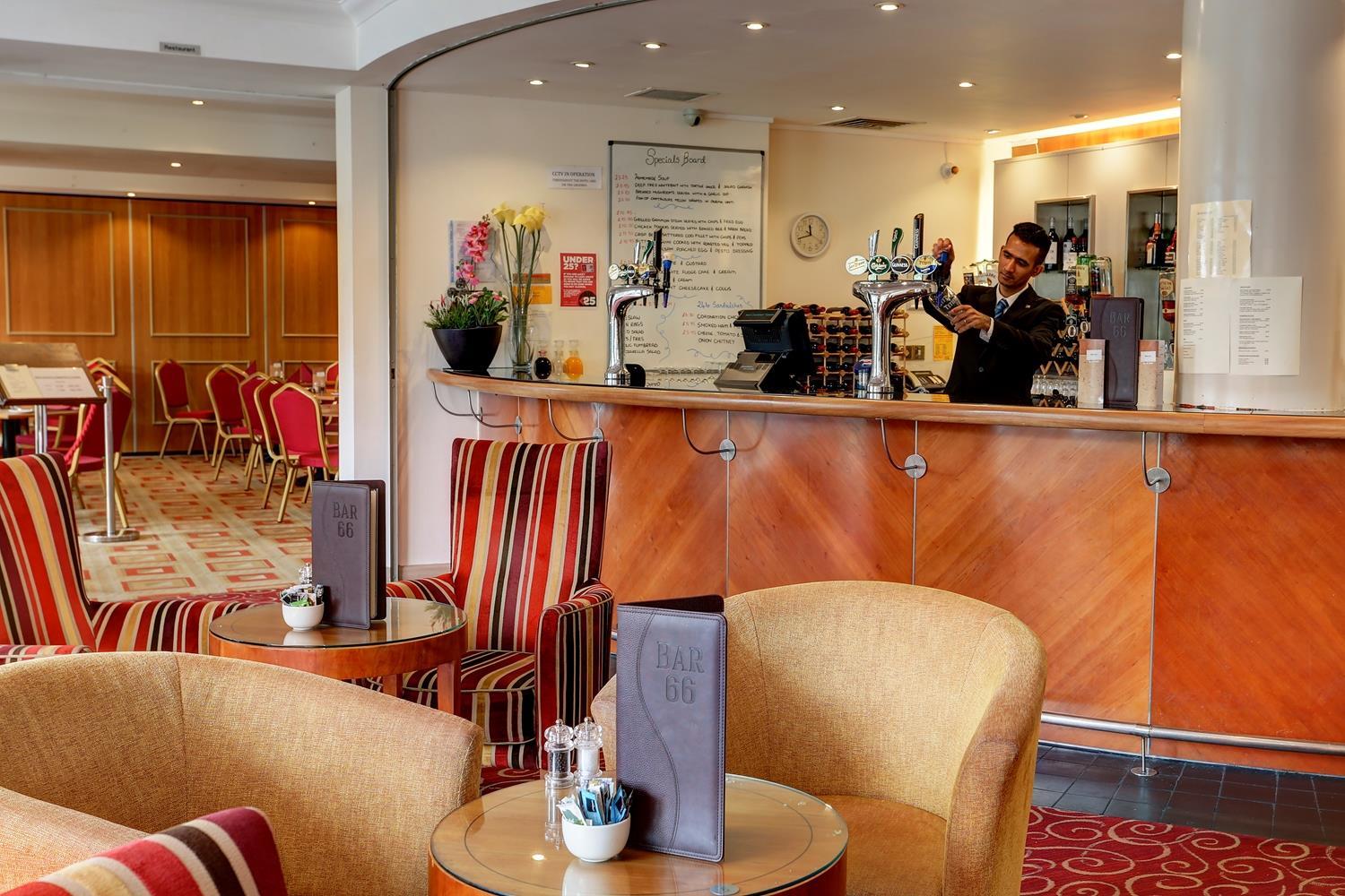 Best Western Homestead Court Hotel Welwyn Garden City Bagian luar foto