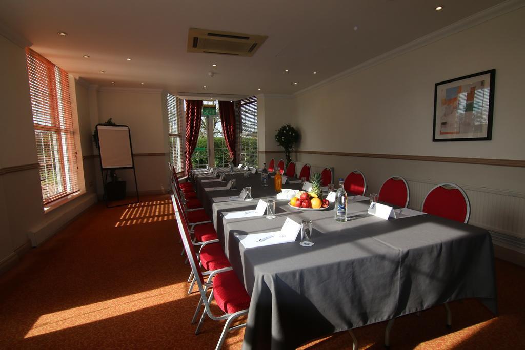 Best Western Homestead Court Hotel Welwyn Garden City Bagian luar foto