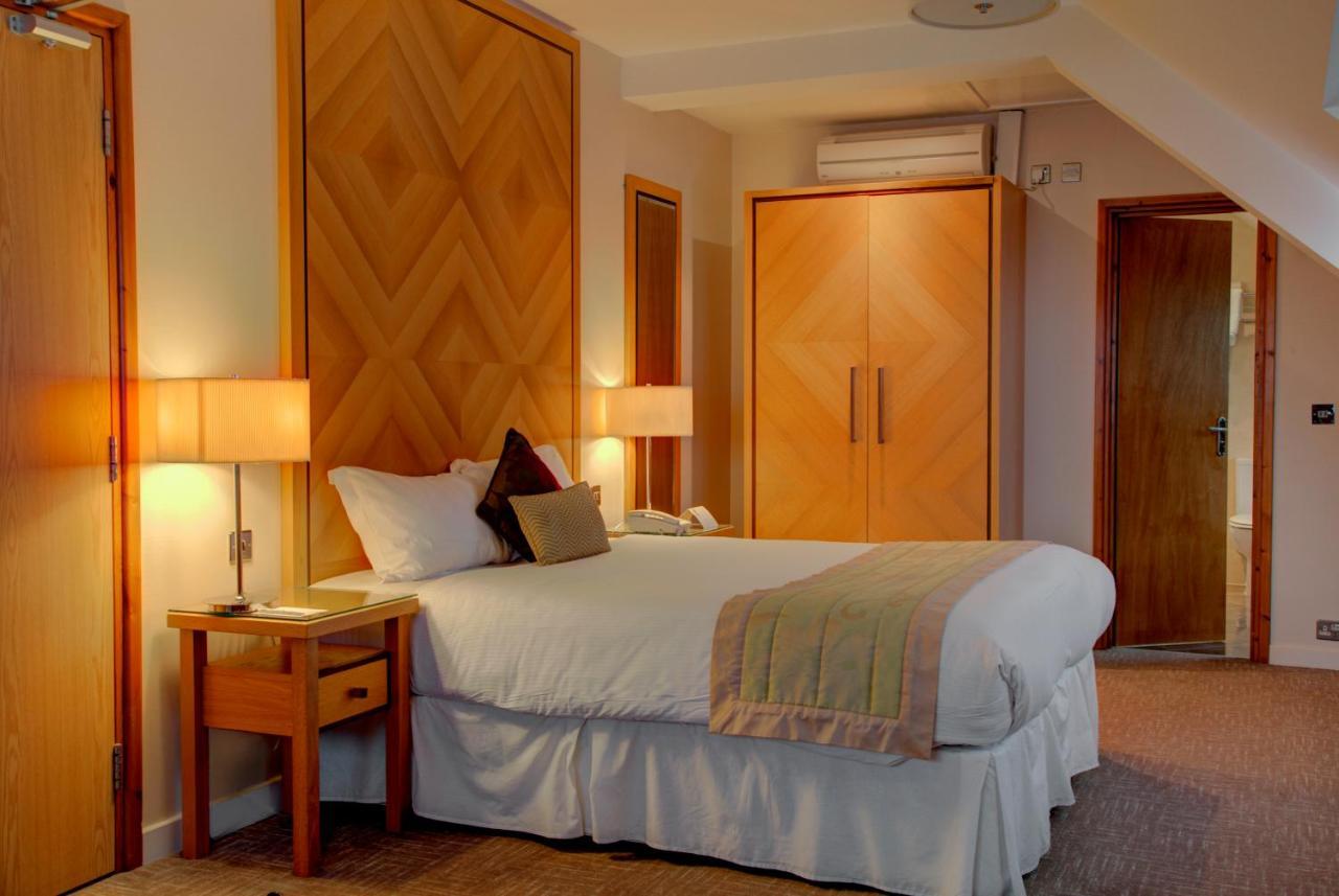 Best Western Homestead Court Hotel Welwyn Garden City Bagian luar foto